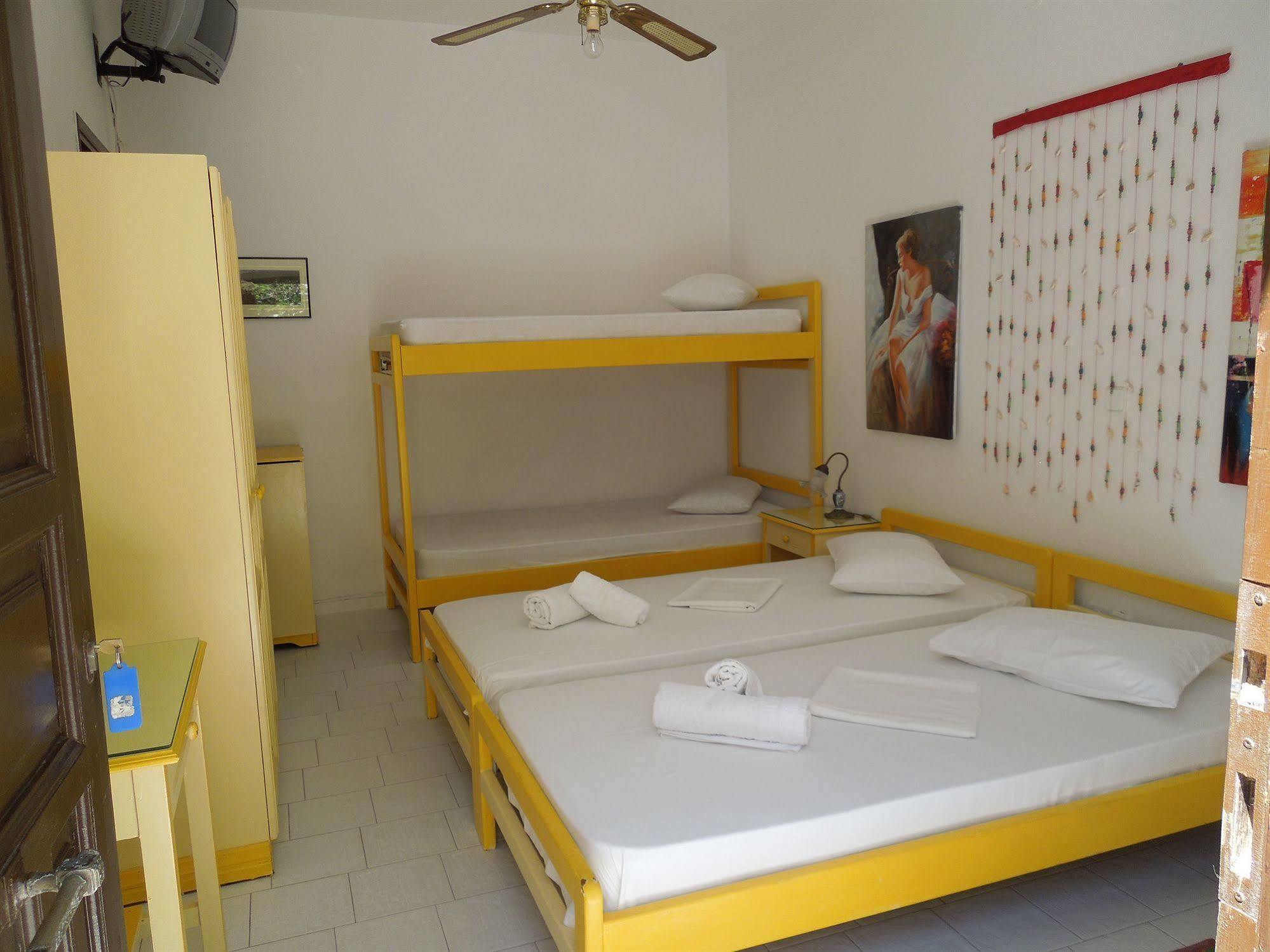 Albatross Hotel Livadi  Room photo